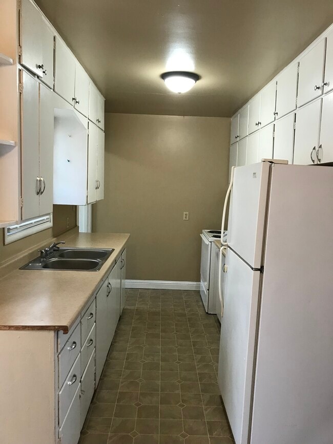 Building Photo - 1412 Ayers Ave