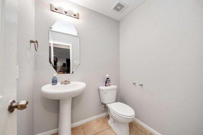 Building Photo - 18326 Trace Pointe Ln