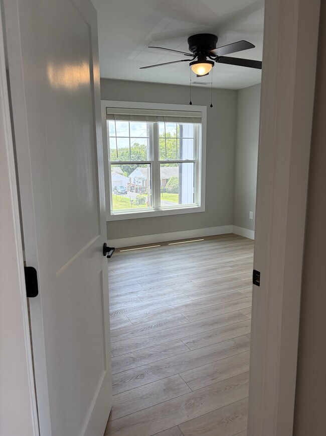 Building Photo - 77 Shelor Dr