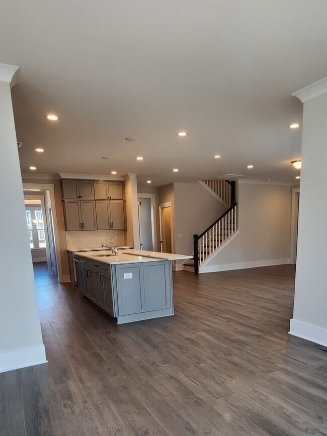 Building Photo - Serene Lowcountry Pondside Home!