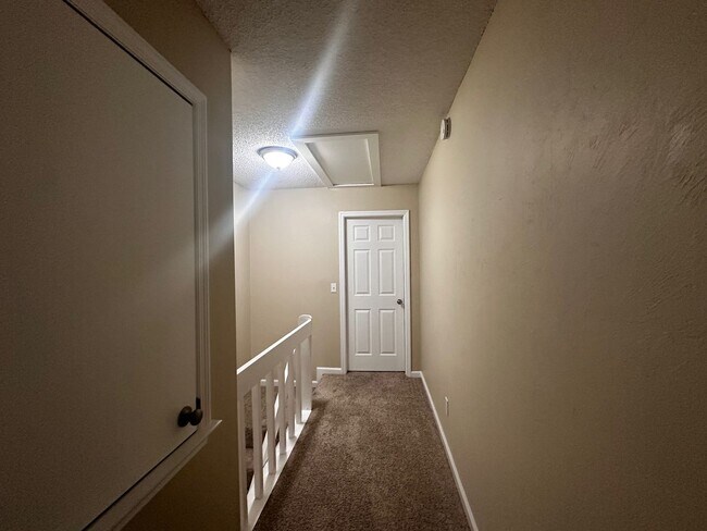 Building Photo - 797 Timber Way Court