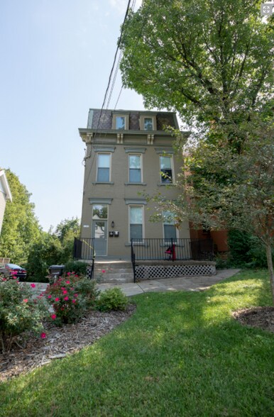 Primary Photo - 2614 Eden Ave