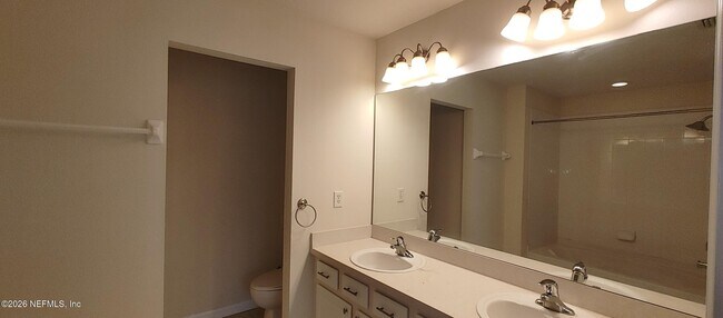 Building Photo - 4847 Parkhurst Pl