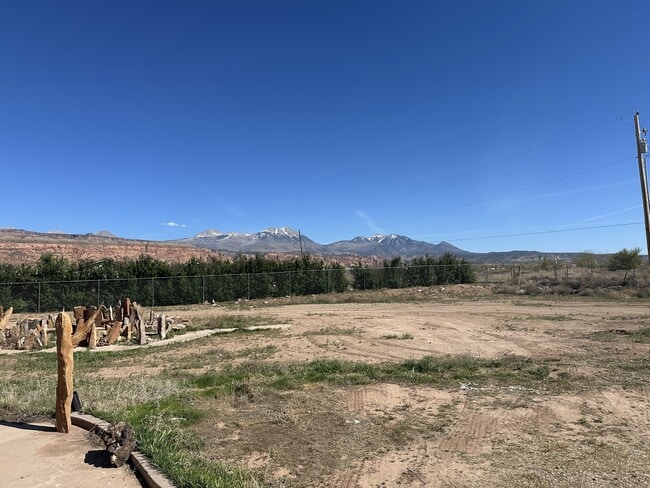 Building Photo - 181 W Rio Grande Dr