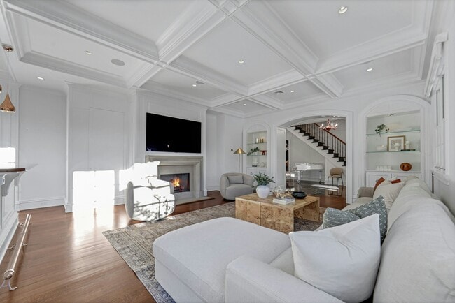 Building Photo - 373 Hardenburgh Ave