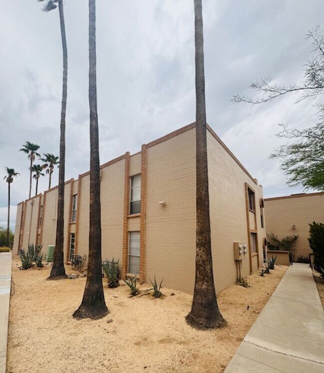 Building Photo - Sunnyslope Apartments