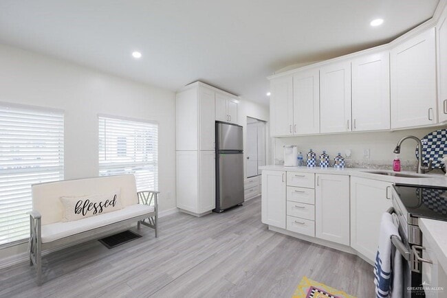 Building Photo - 40 Abalone Cir