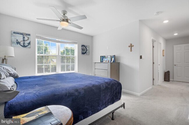 Building Photo - 1615 Spottsworth Way