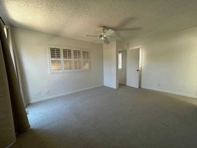 Building Photo - 810 Shady Oak Dr