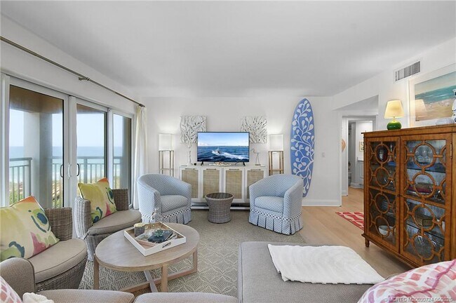 Building Photo - 1545 NE Ocean Blvd