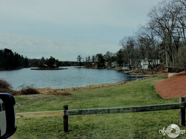 Building Photo - 13 Hemlock Rd