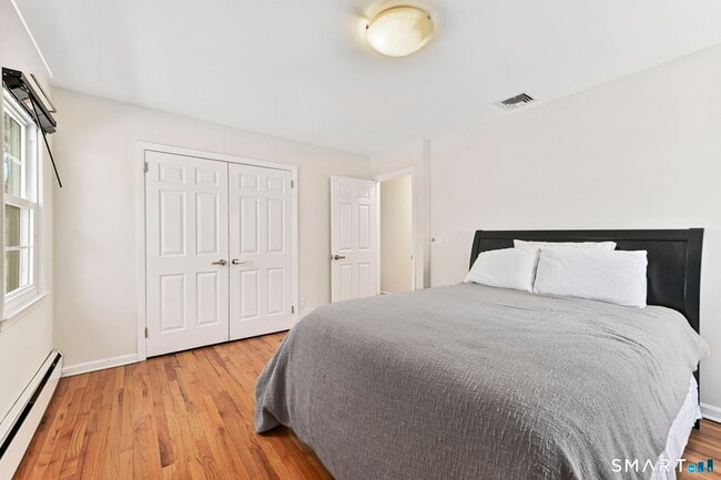 Building Photo - 163 MacGregor Dr