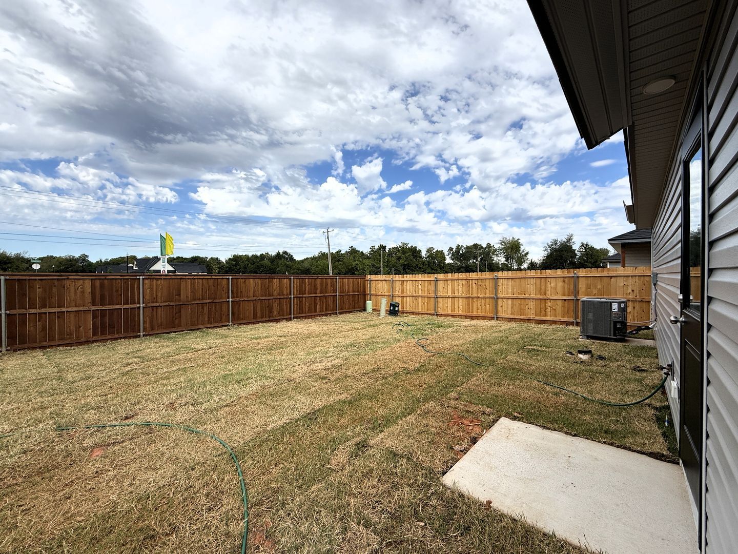 Building Photo - 3625 Blue Ave