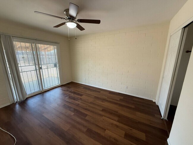 Building Photo - 6864 E Nelson Dr