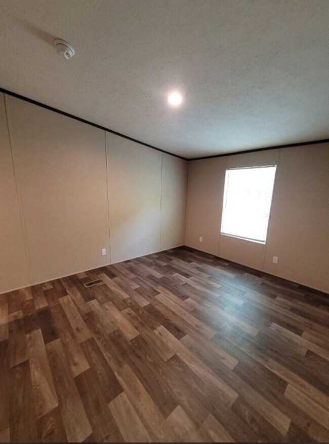 Building Photo - Now PRE Leasing-accepting applications-Hart County - Hartwell, Ga. –Four Bedroom and Two Bathroom...