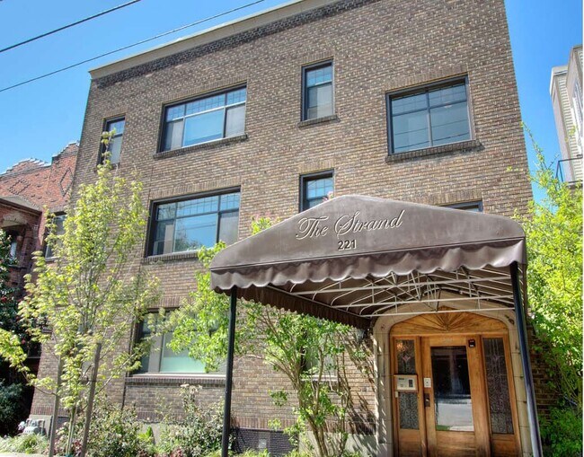 Primary Photo - 221 Belmont Ave E
