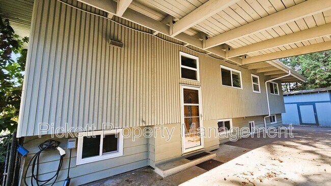 Building Photo - 6145 Cameron Ln NW