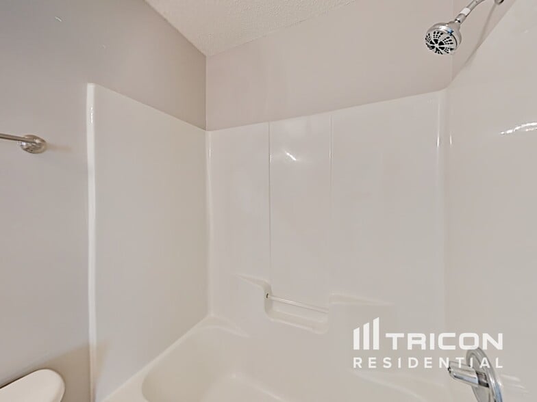 Building Photo - 7511 Rolling Meadows Ln