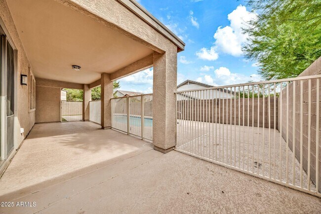 Building Photo - 7859 W Redbird Rd