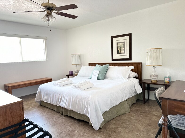 Primary Photo - 15607 N 105th Dr