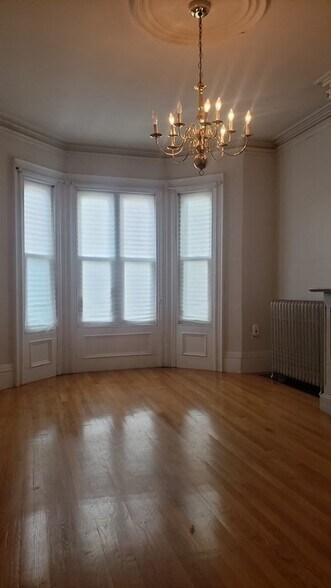 Building Photo - 473 Sumner St