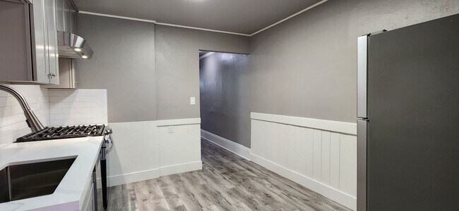 Building Photo - 1514 26th St