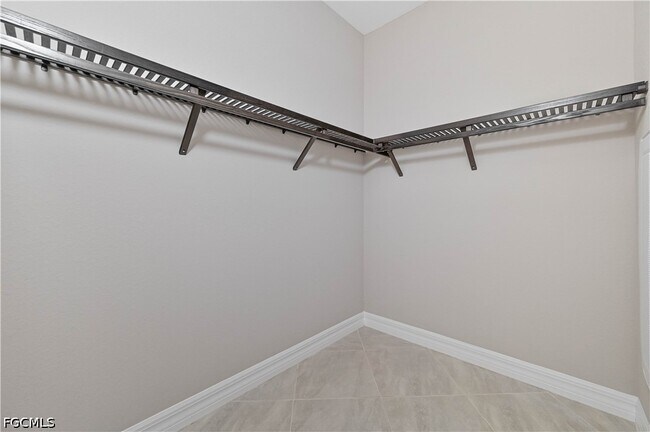 Building Photo - 28076 Foxrock Ct