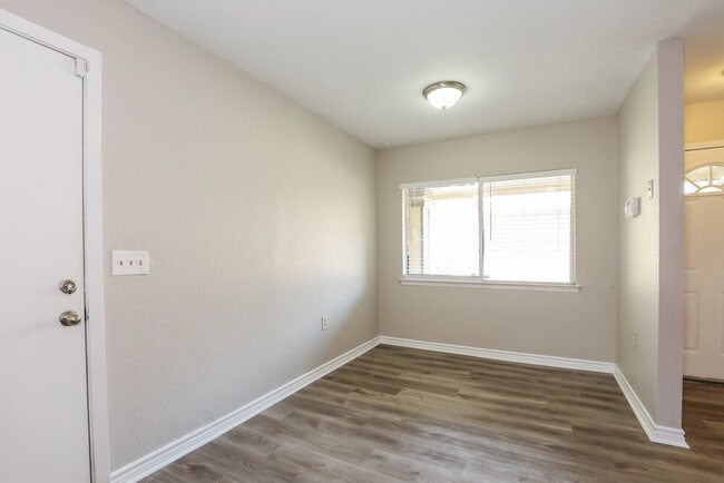 Building Photo - 16419 Spruce Leaf St