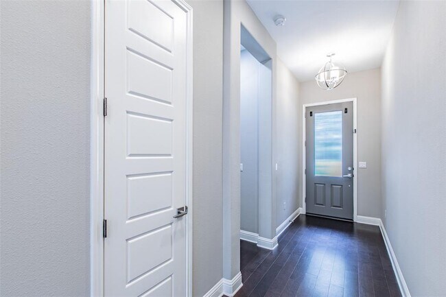 Building Photo - 5121 Cornflower Dr