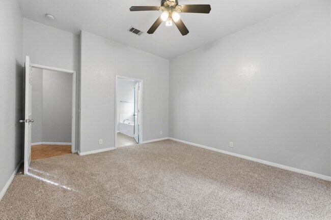 Building Photo - 5102 Caswell Ave