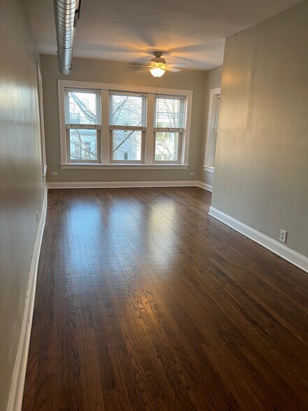 Livingroom - 3528 N Reta Ave