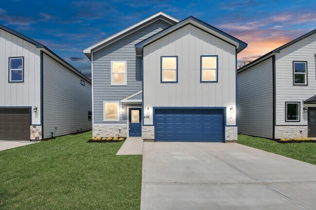 Primary Photo - 406 N 4th St