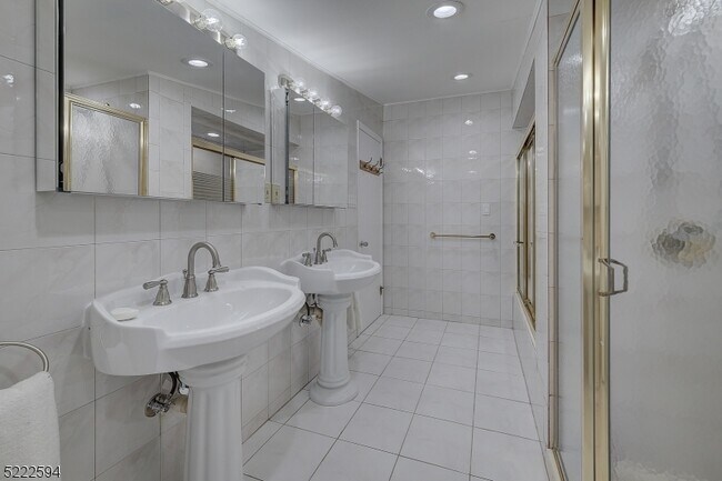 Building Photo - 4 Twilight Ct