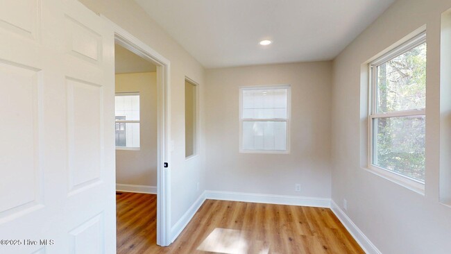 Building Photo - 600 S Hardin St