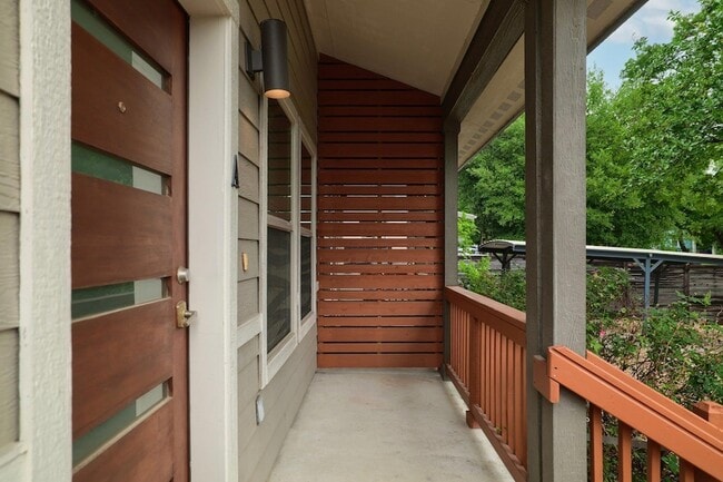 Building Photo - 3202 Merrie Lynn Ave