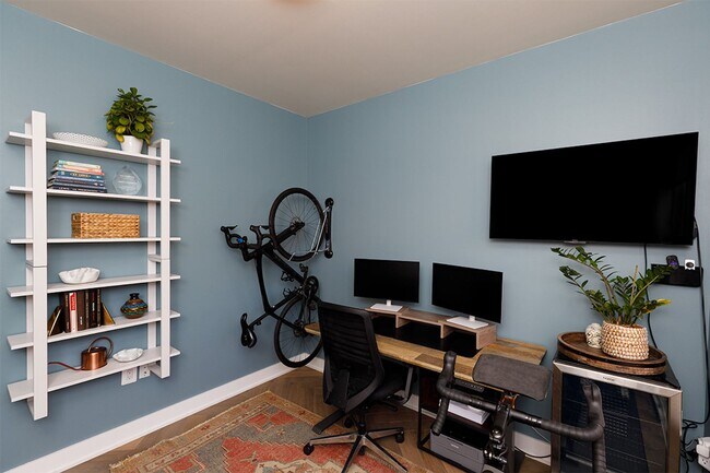 Building Photo - Newer Three Bed-Three Bath Townhouse Condo...