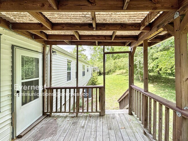 Building Photo - Charming 4-Bedroom Home with Comfort and O...