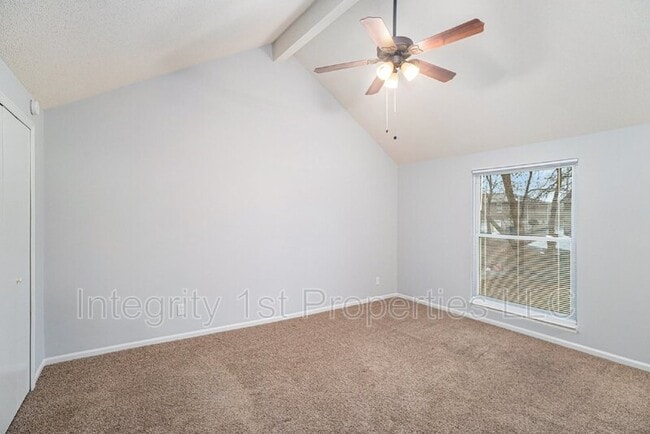 Building Photo - 3541 NE 72nd Terrace