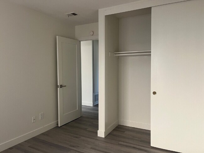 Building Photo - "Charming 4-Bedroom Coastal Retreat with 2 Baths"