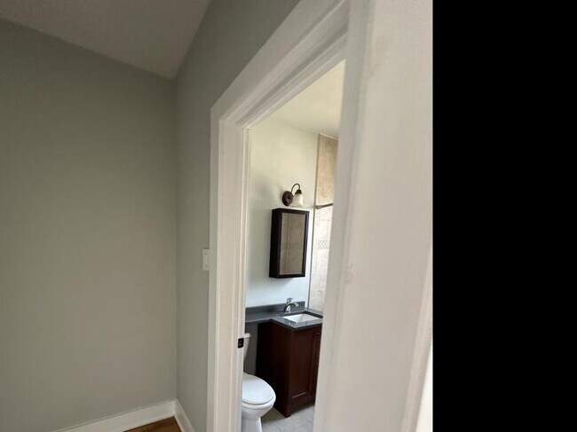 Building Photo - 0 bedroom in Chicago IL 60610