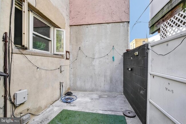 Building Photo - 2212 S Bouvier St