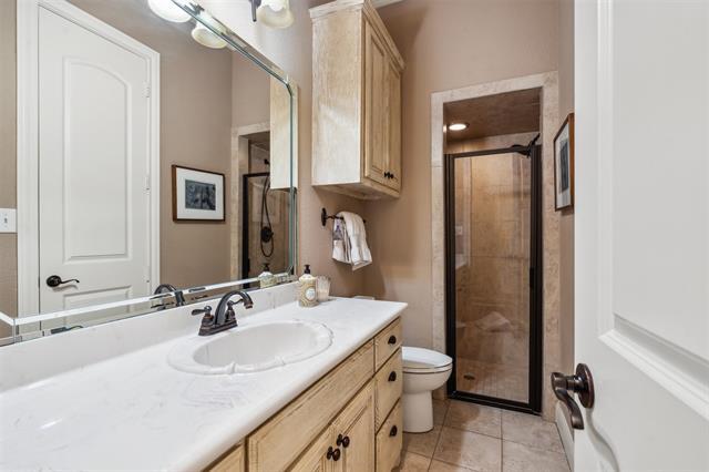 Building Photo - 8709 Claremont Dr