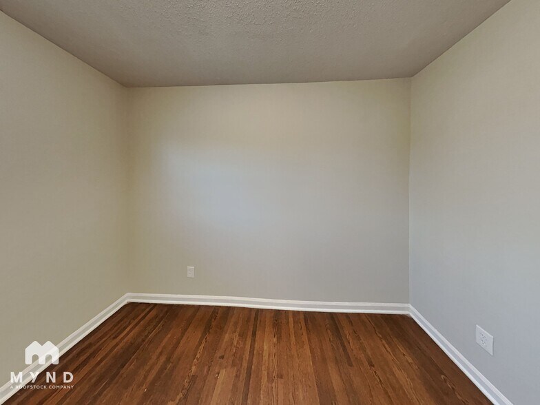 Building Photo - 10724 Arlington Church Rd