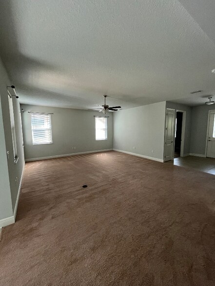 Building Photo - 7025 Briar Hill Ct