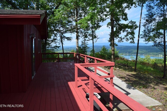 Building Photo - 289 Dark Hollow Rd N