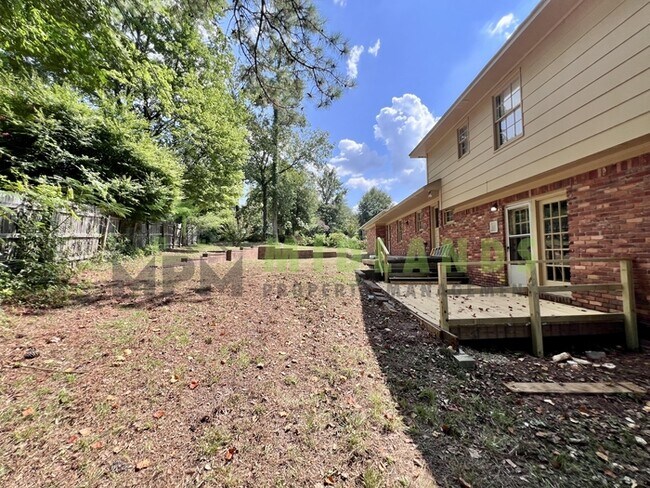 Building Photo - 300 Lydgate Dr
