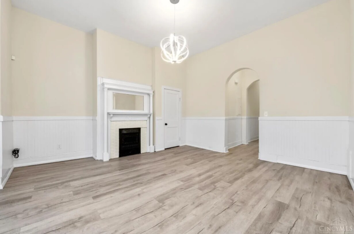 Living Room1 - 550 Hale Ave