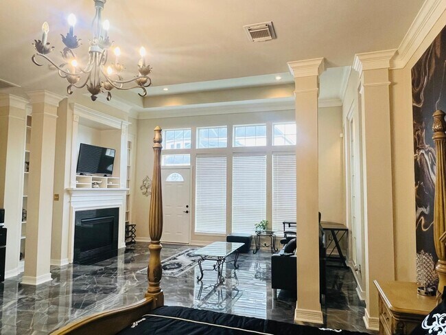 Building Photo - 4114 Fisher Lake Dr