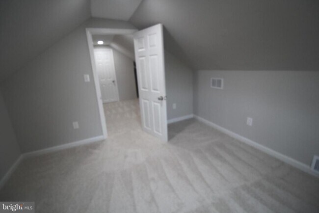 Building Photo - 548 S Marlyn Ave