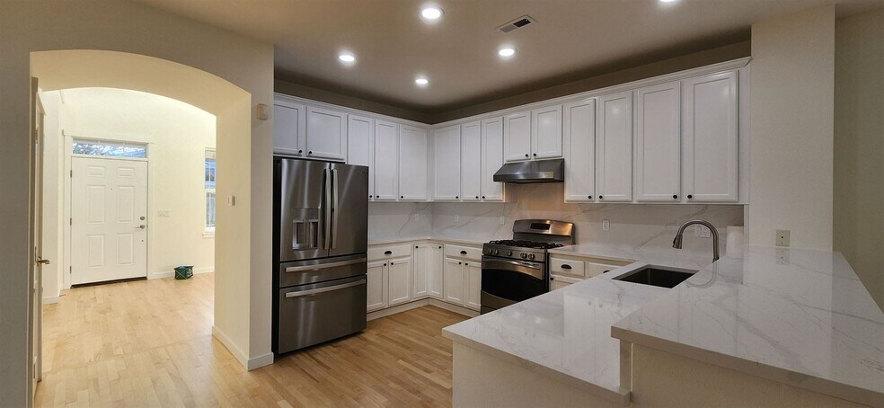 Building Photo - 24202 SE 21st St